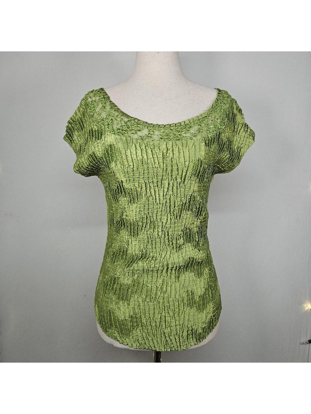 Y2k Nicola green scrunch top size Medium